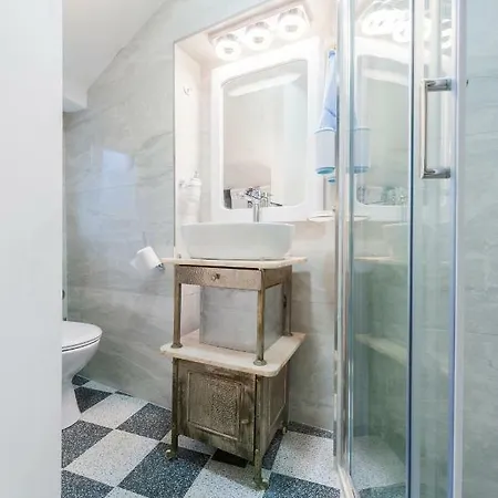 Fiora Appartement *