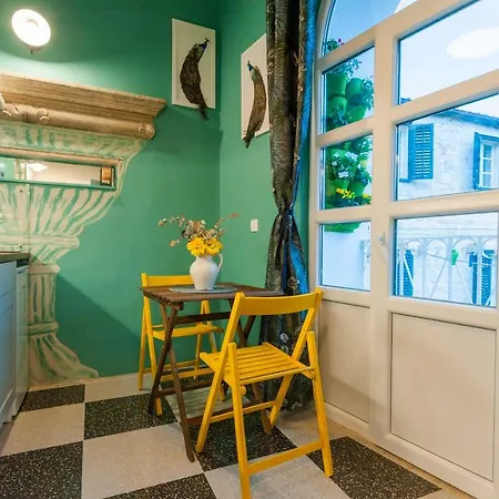 Fiora Apartment *